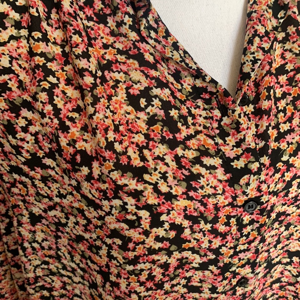 H&M Floral Button-Down Blouse - Picture 2 of 6